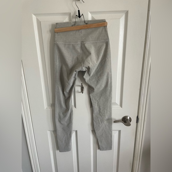 Wunder Under Lululemon leggings - Picture 6 of 8